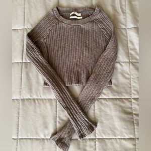 Urban Outfitters Long Sleeve Crop Top. Size L but can also fit on Size S!